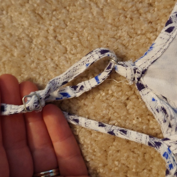 Cold shoulder Skies are Blue XS top - Picture 4 of 7